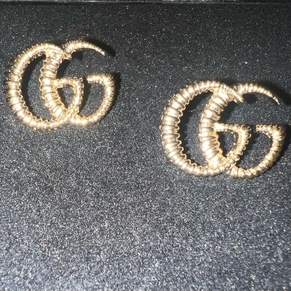 Jewelry - Fashion earrings